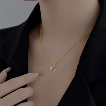 [Perla Lux]Unique Heart Shape Key Pendent Necklace