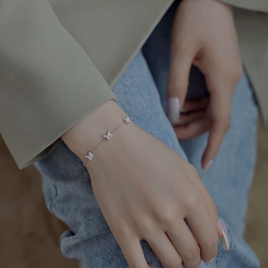 [Perla Lux]Radiant Butterfly Shape Necklace