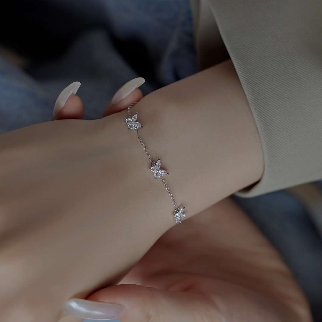 [Perla Lux]Radiant Butterfly Shape Necklace