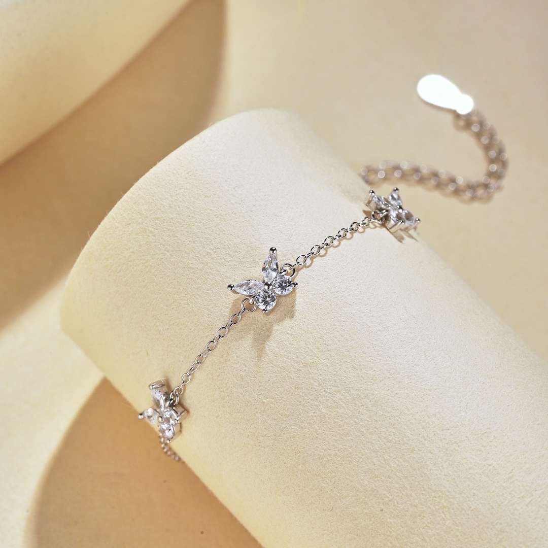 [Perla Lux]Radiant Butterfly Shape Necklace