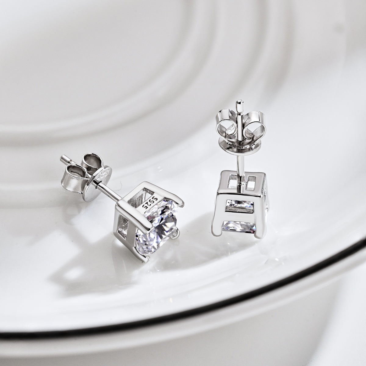 [Perla Lux]1.0 Carat Radiant Princess Cut Wedding Earrings