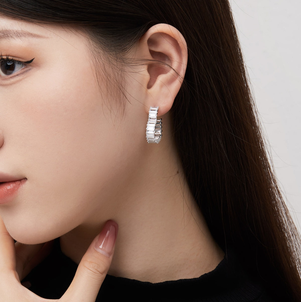 [Perla Lux]Radiant Heart Cutout Earrings