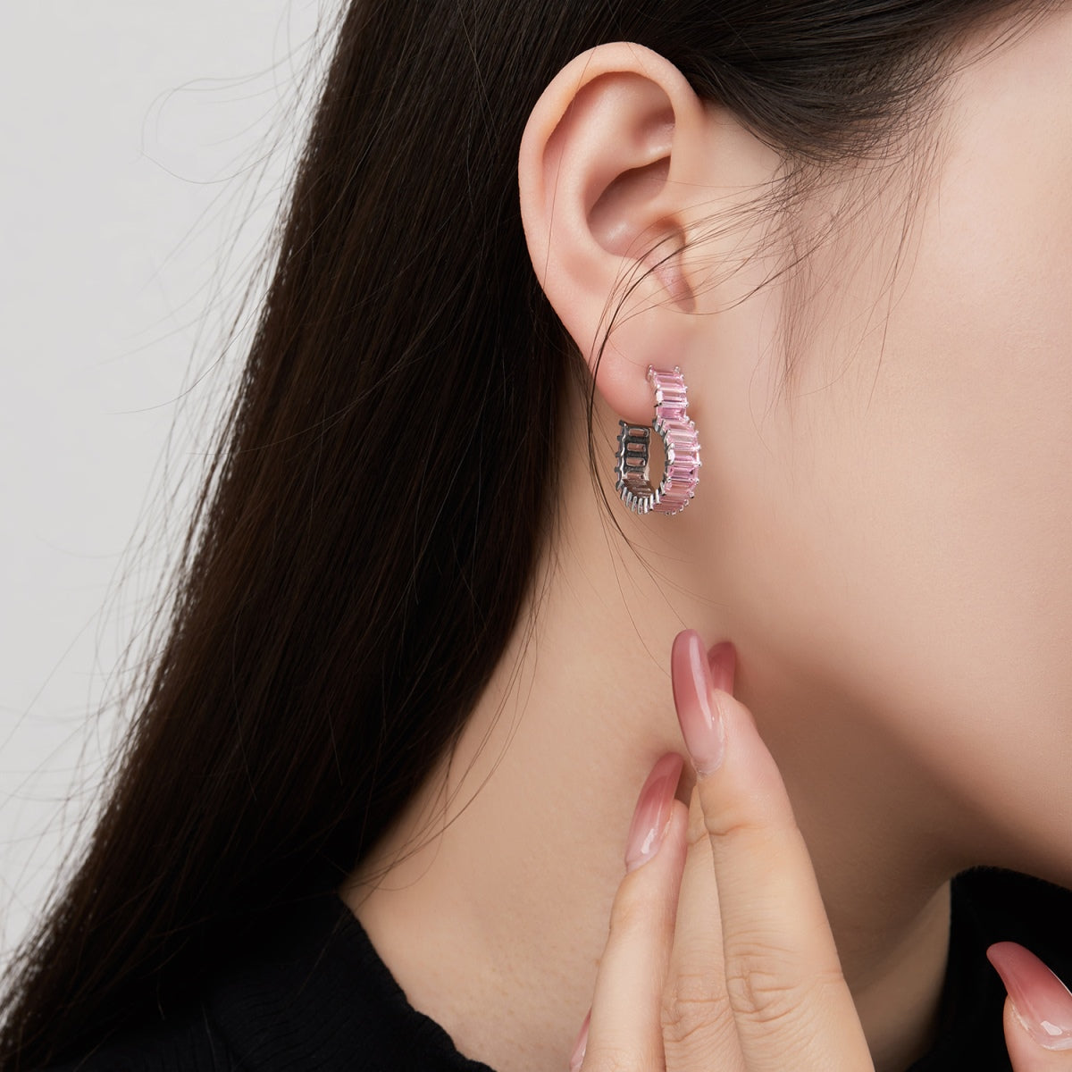 [Perla Lux]Radiant Heart Cutout Earrings