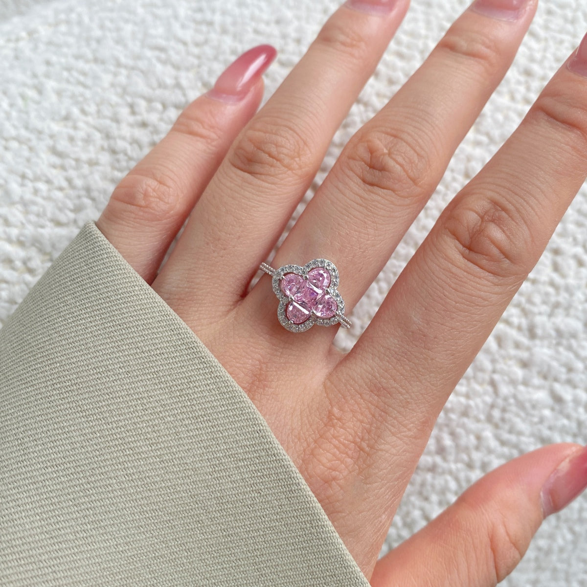 [Perla Lux]Luxurious Eternity Flower Shape Banquet Ring