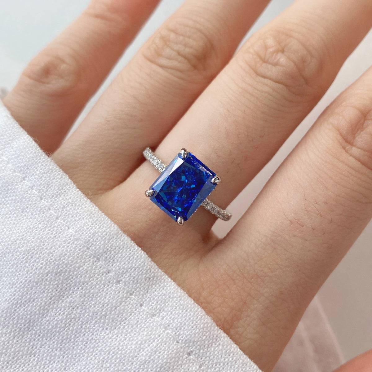 [Perla Lux]4.0 Carat Luxurious Engagement Ring