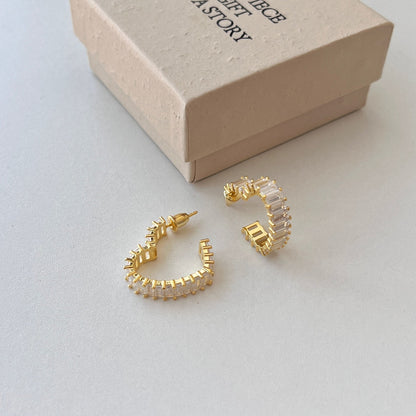 [Perla Lux]Radiant Heart Cutout Earrings