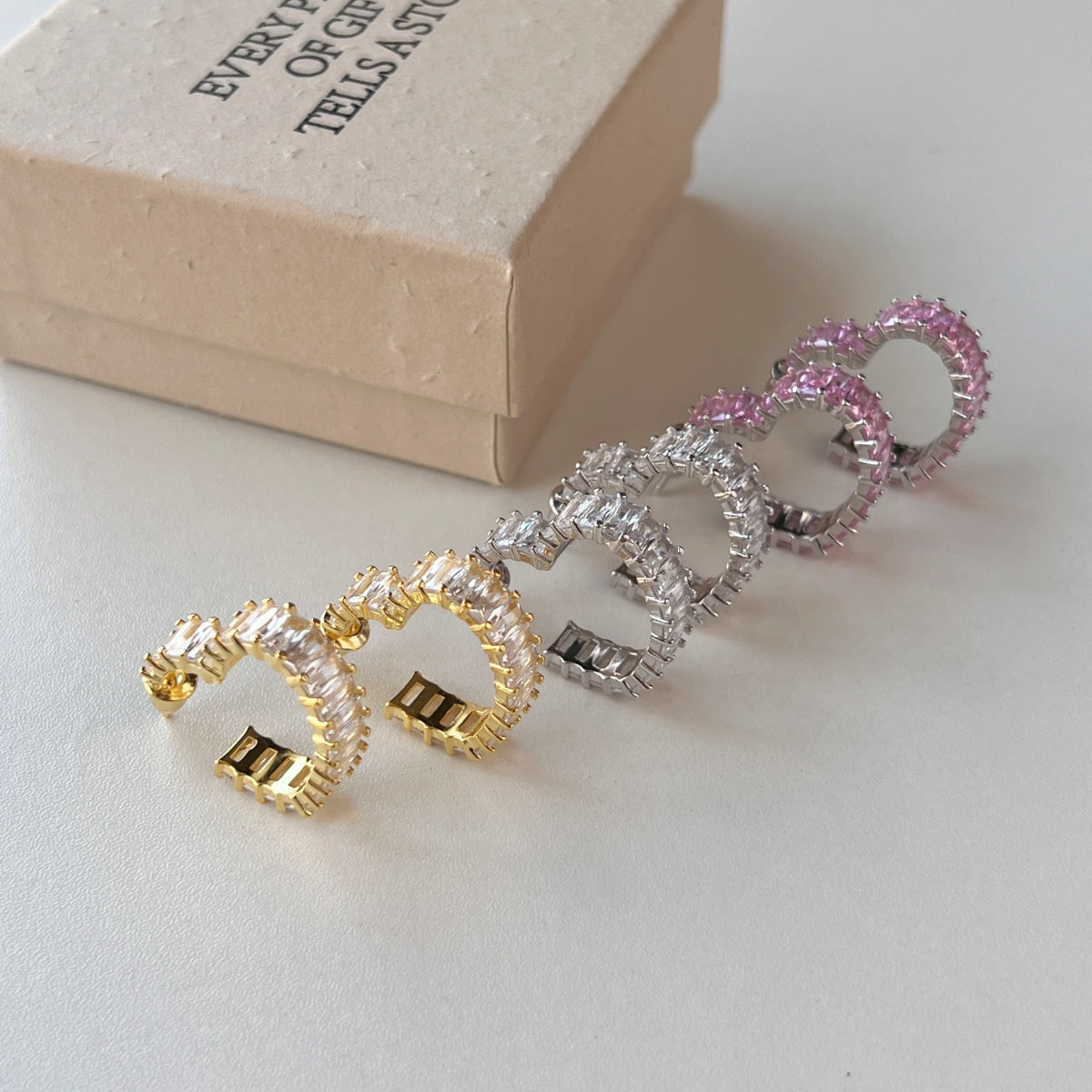 [Perla Lux]Radiant Heart Cutout Earrings