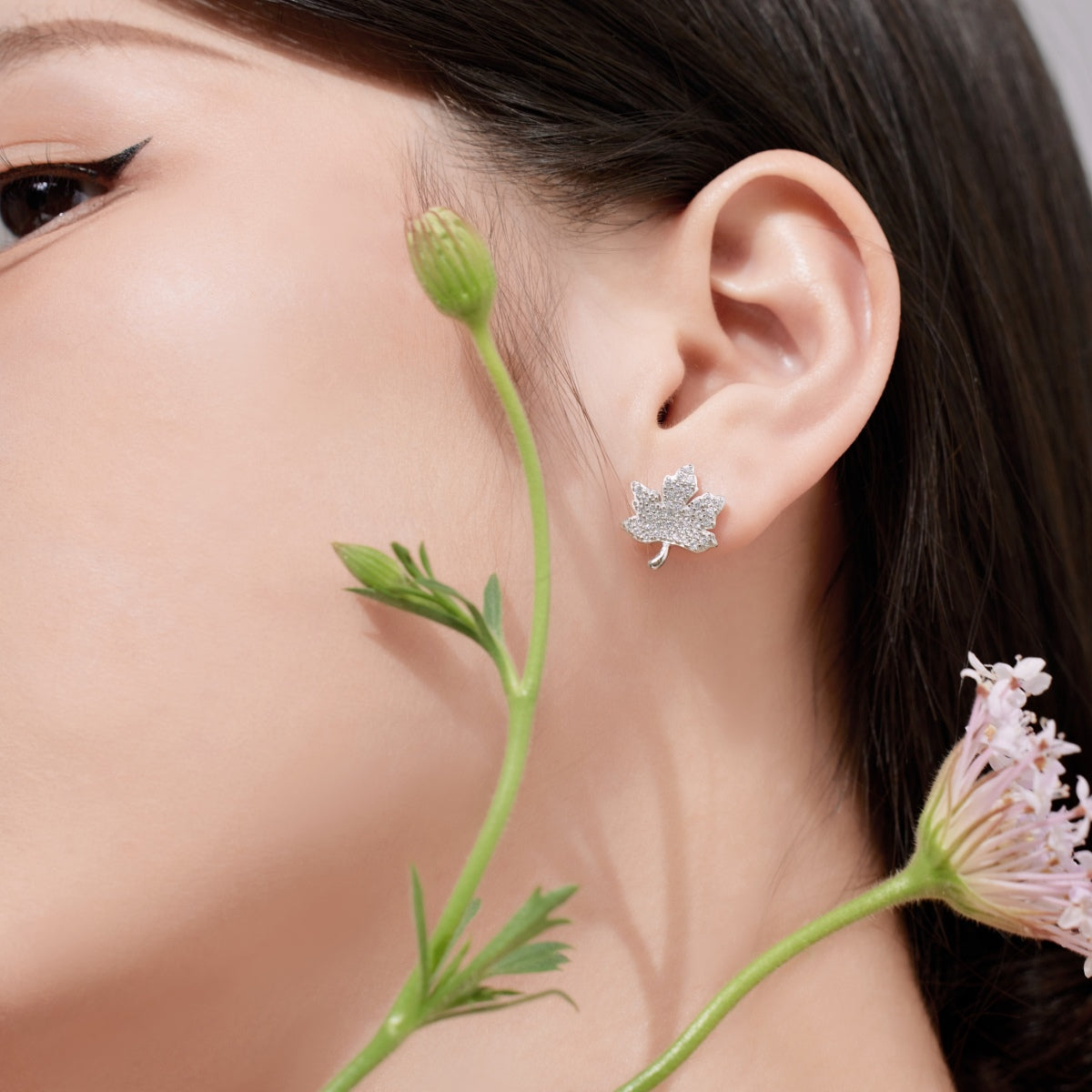 [Perla Lux]Exquisite Maple Leaf Design Earrings