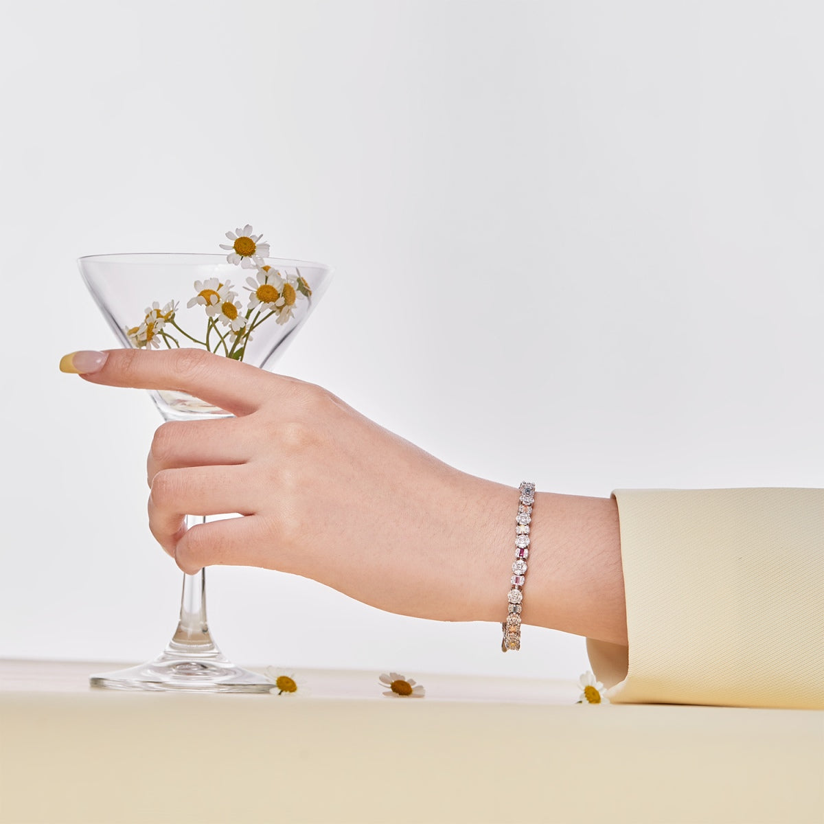 [Perla Lux]Dazzling Radiant Multi Cut Daily Bracelet