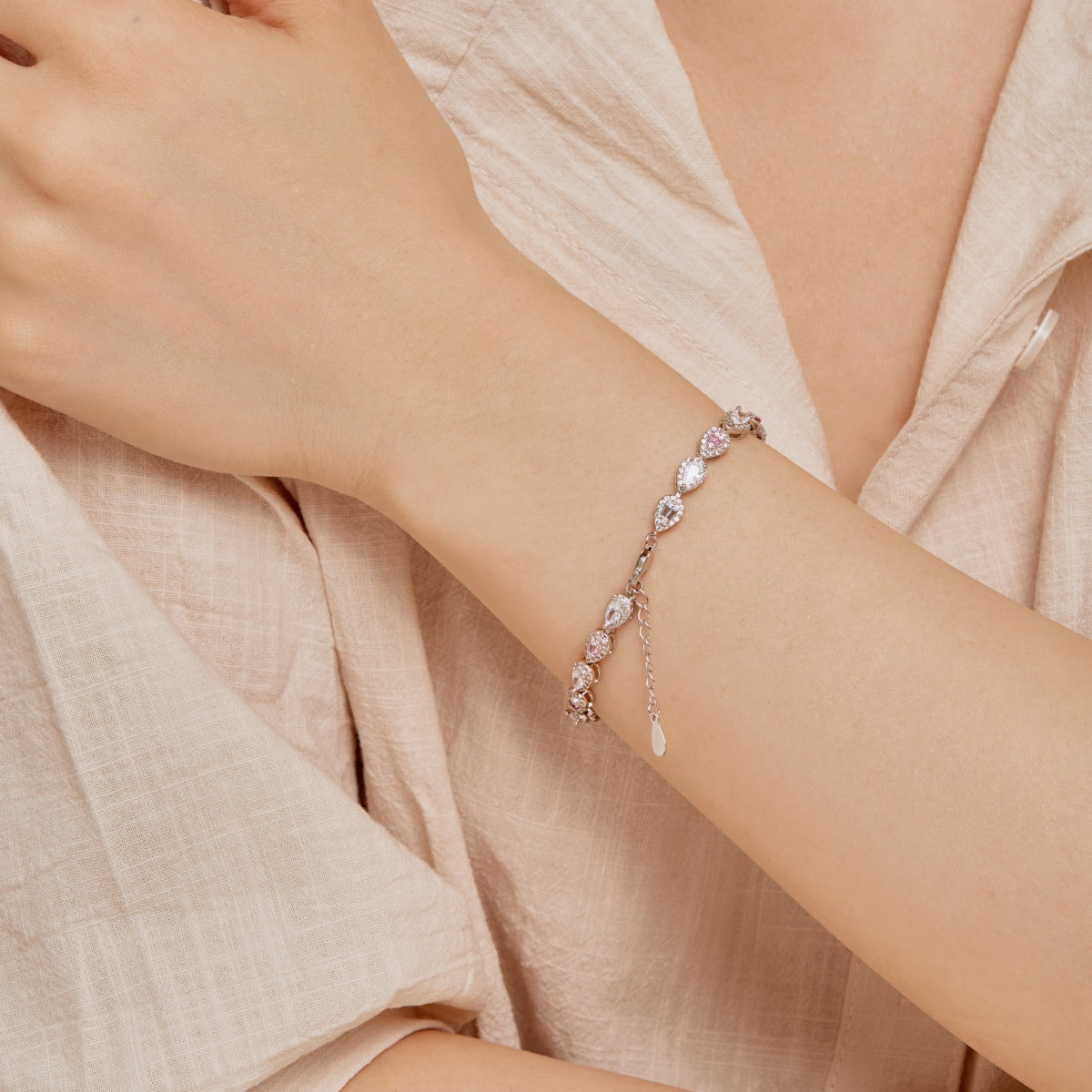 [Perla Lux]0.25 Carat Radiant Water Drop Shape Daily Bracelet
