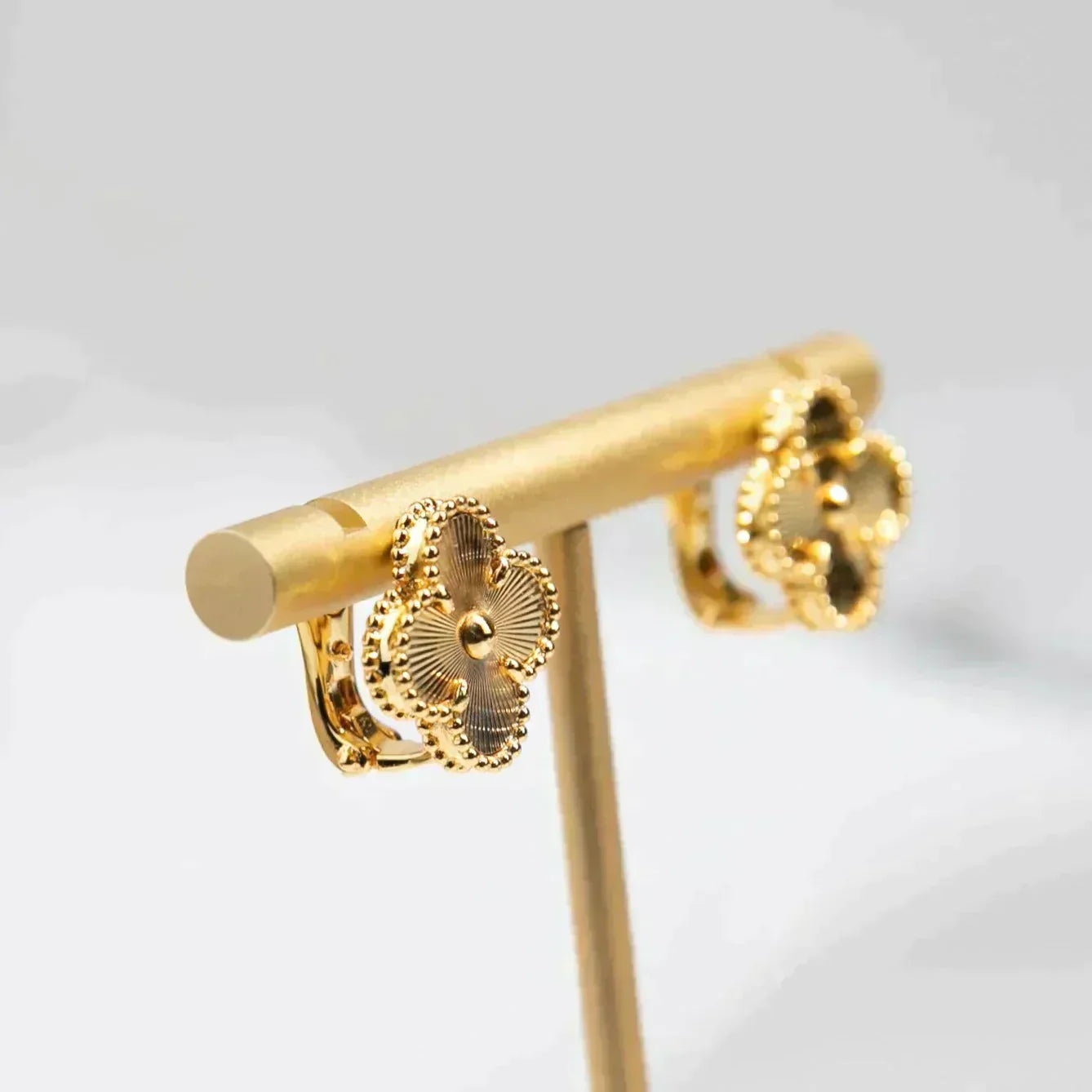 [Perla Lux]CLOVER MEDIUM 1 MOTIFS LASER EARRINGS