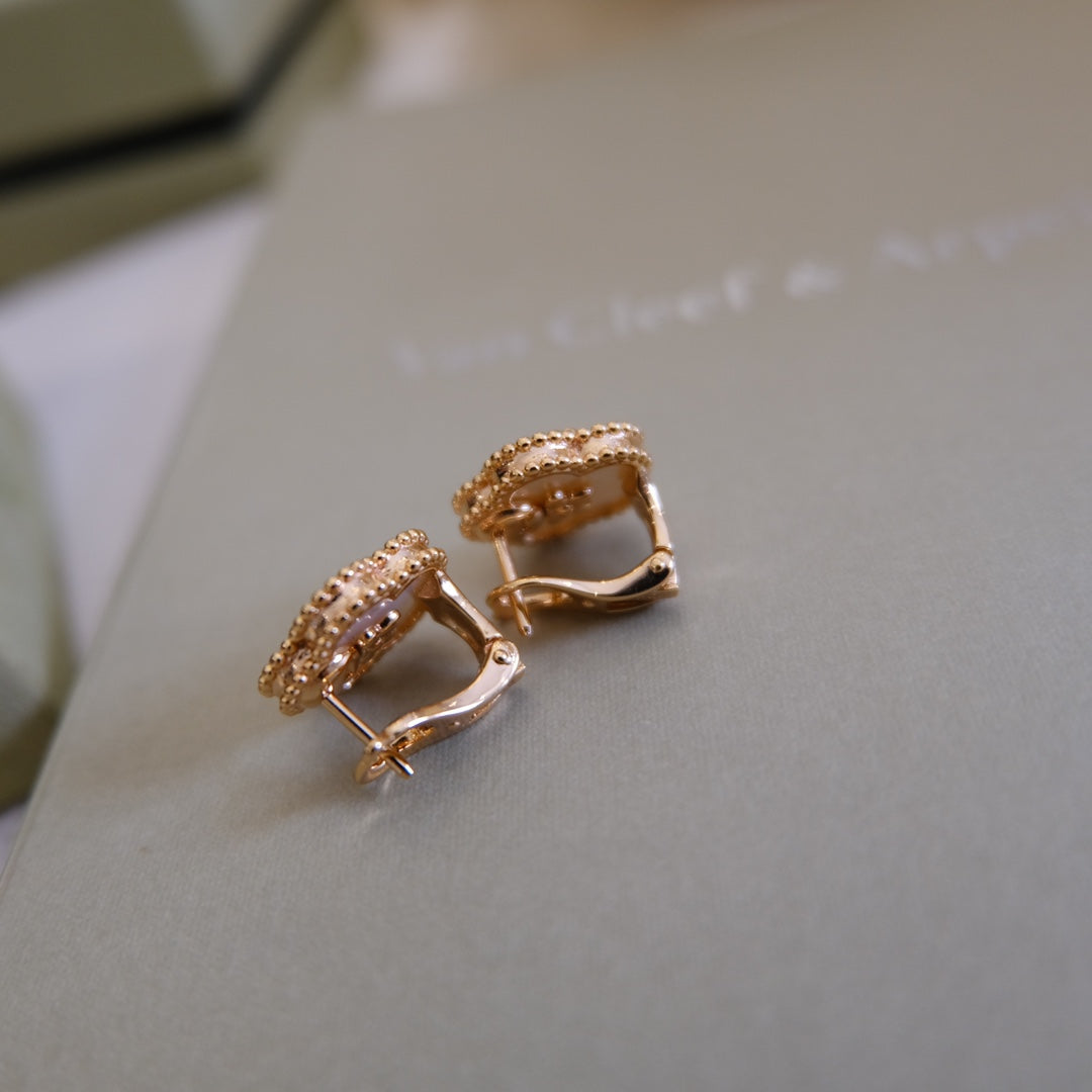 [Perla Lux]LUCKY WHITE MOP EARRINGS