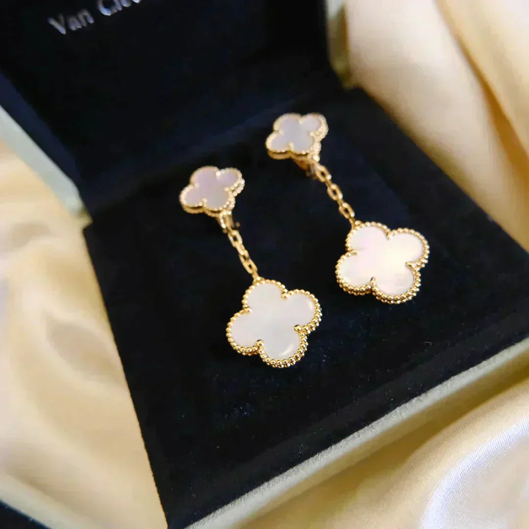 [Perla Lux]CLOVER 2 MOTIF WHITE MOP EARRINGS