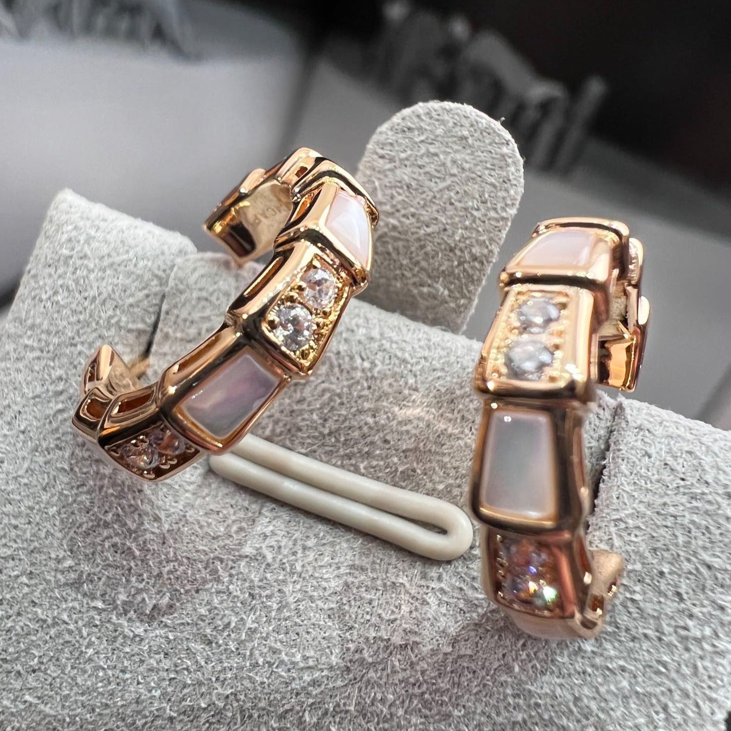 [Perla Lux]SERPENTI MOP PINK GOLD EARRINGS
