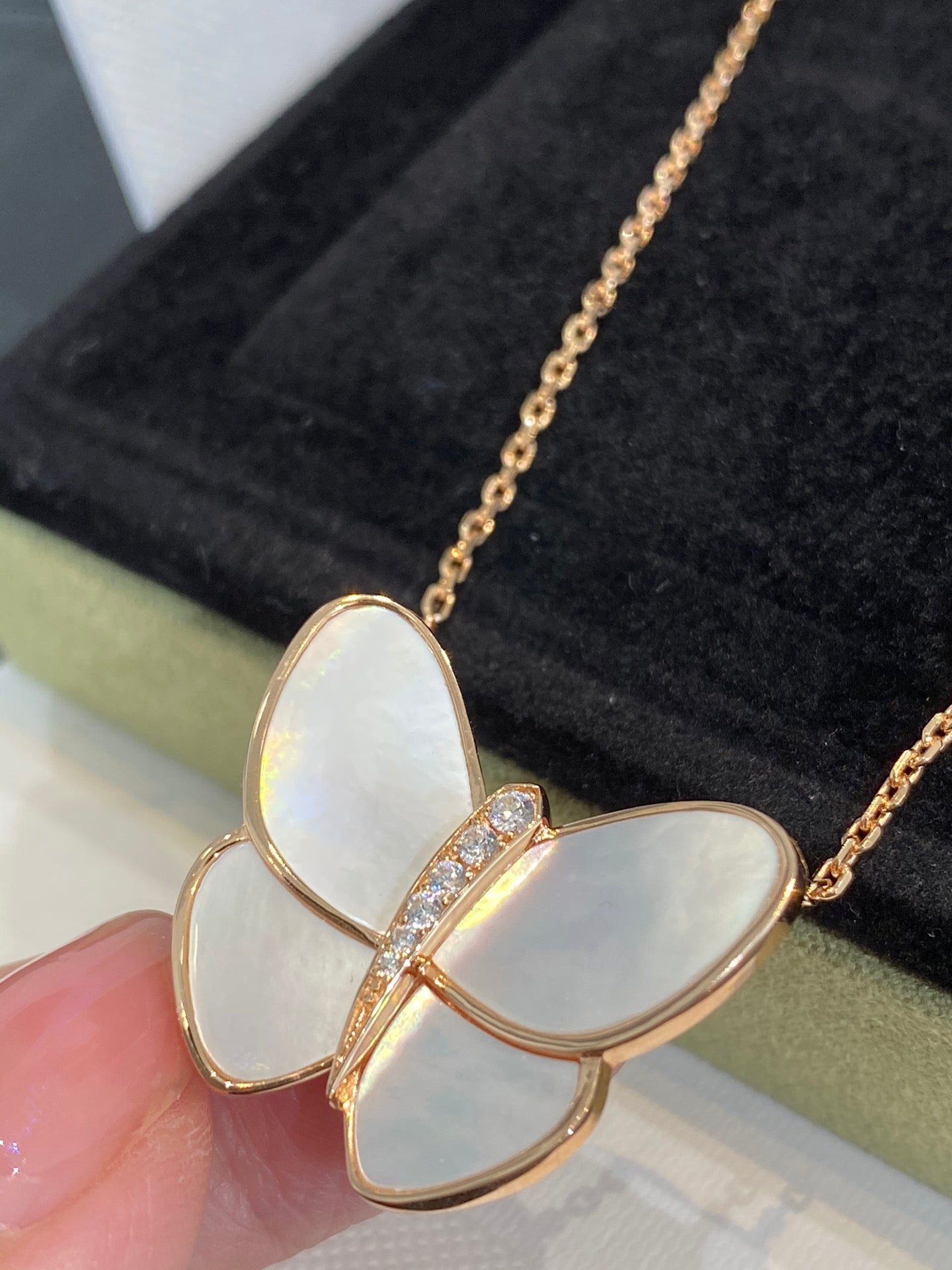[Perla Lux]BUTTERFLY GOLD MOP DIAMOND NECKLACE