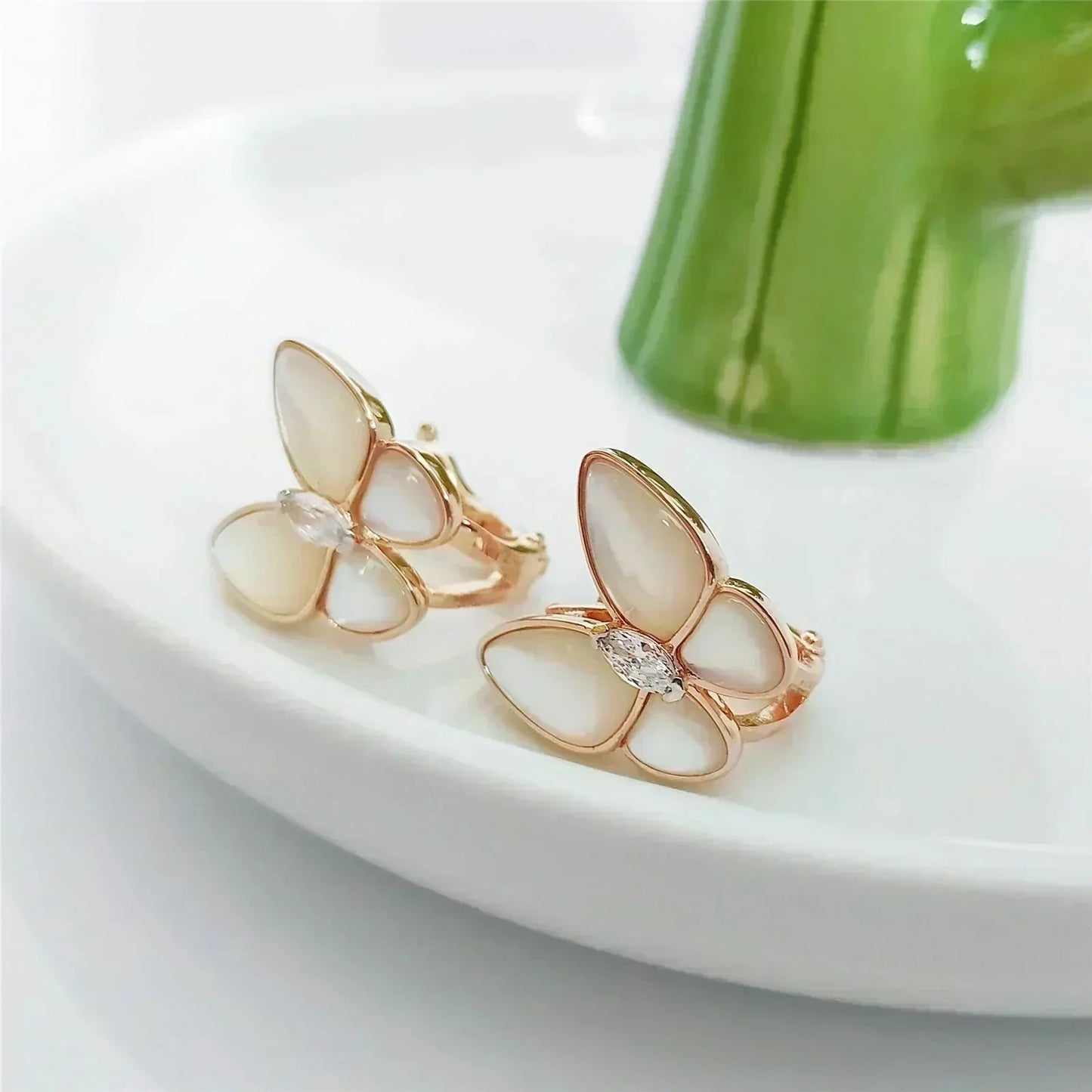 [Perla Lux]BUTTERFLY MOP DIAMOND EARRINGS