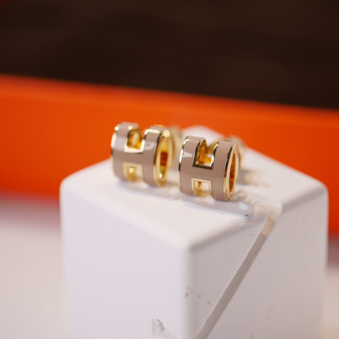 [Perla Lux]MINI POP H GOLD EARRINGS GREY
