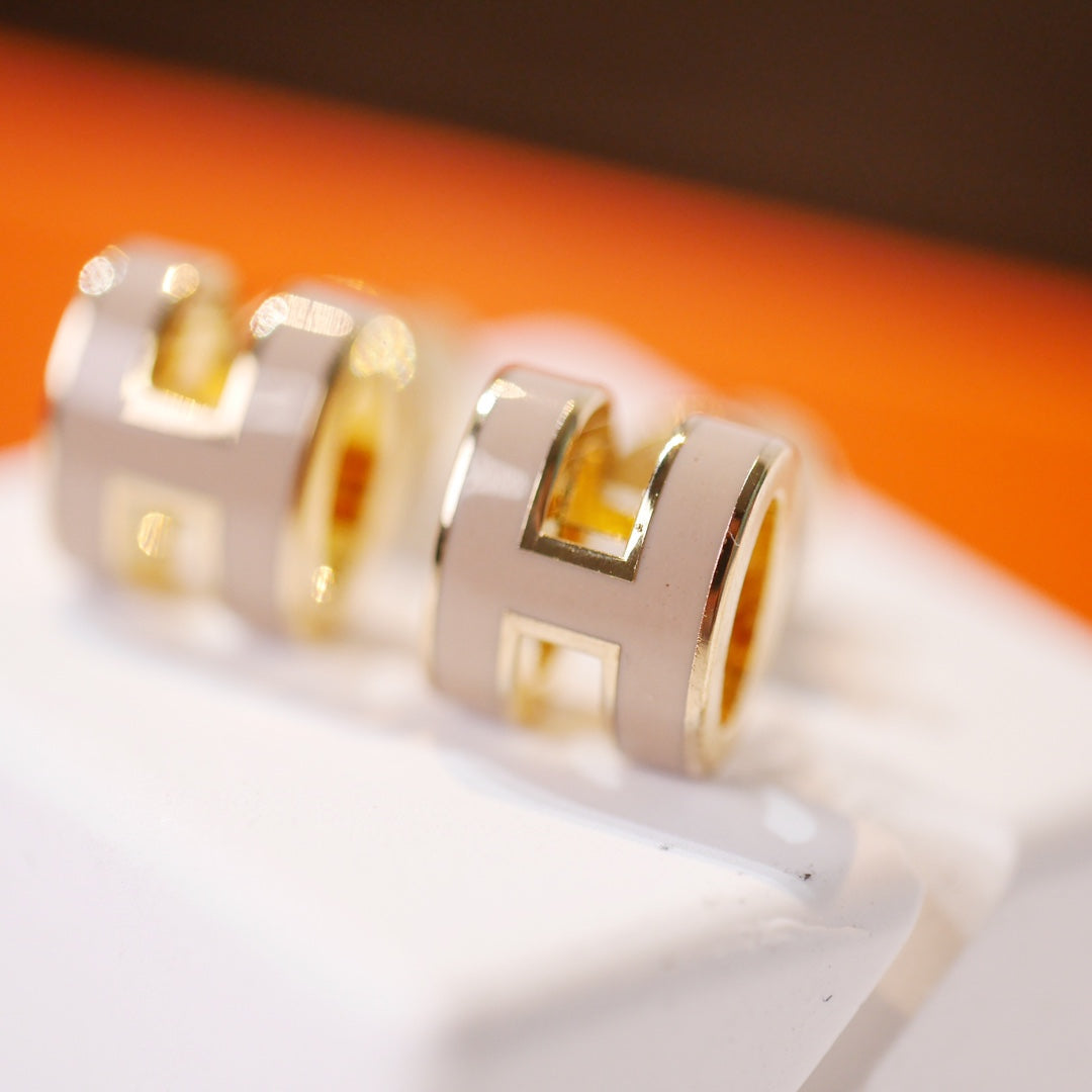 [Perla Lux]MINI POP H GOLD EARRINGS GREY