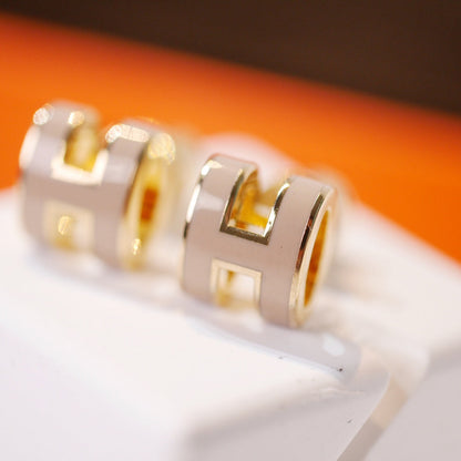 [Perla Lux]MINI POP H GOLD EARRINGS GREY
