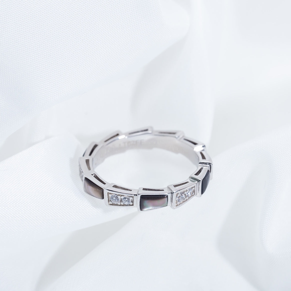 [Perla Lux]SERPENTI RING SILVER  DIAMOND BLACK MOP 3MM