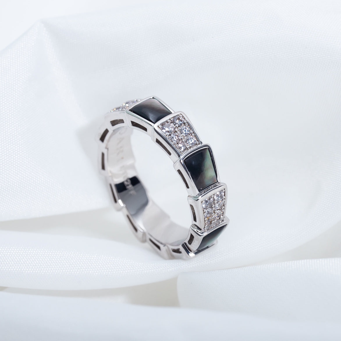 [Perla Lux]SERPENTI RING SILVER DIAMOND BLACK MOP 4MM
