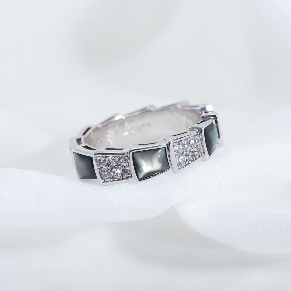 [Perla Lux]SERPENTI RING SILVER DIAMOND BLACK MOP 4MM
