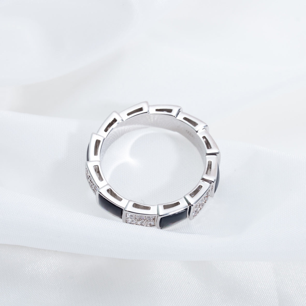 [Perla Lux]SERPENTI RING SILVER DIAMOND BLACK MOP 4MM