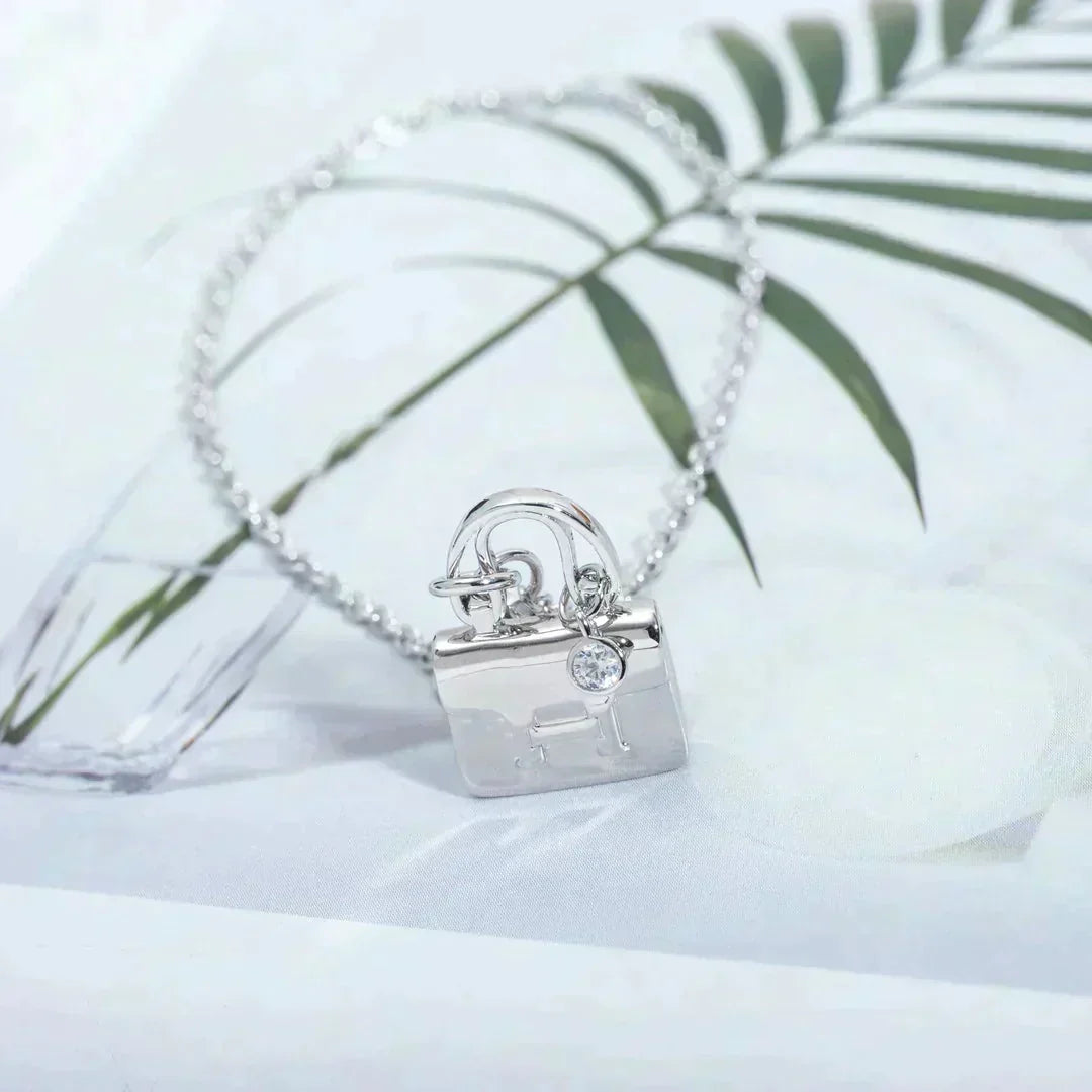 [Perla Lux]AMULETTE PEDANT SILVER NECKLACE