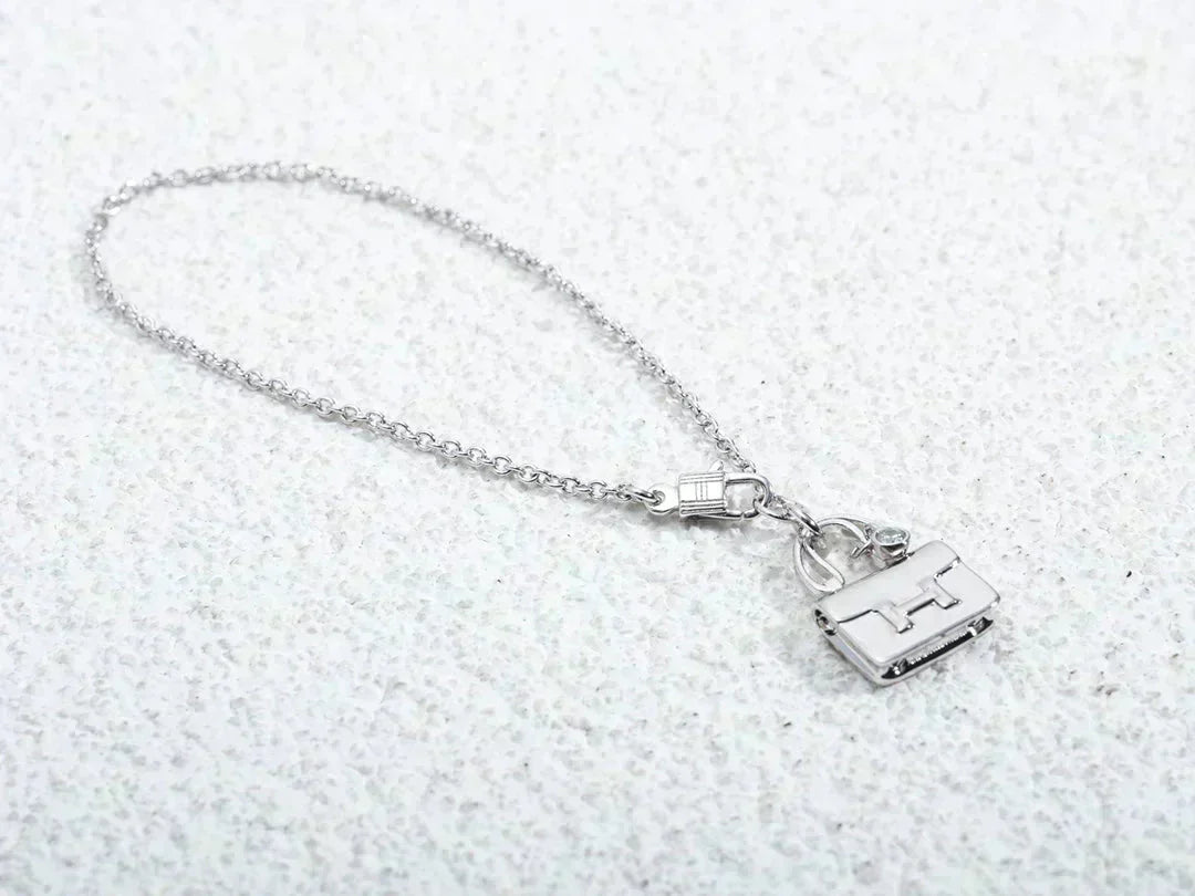 [Perla Lux]AMULETTE PEDANT SILVER NECKLACE