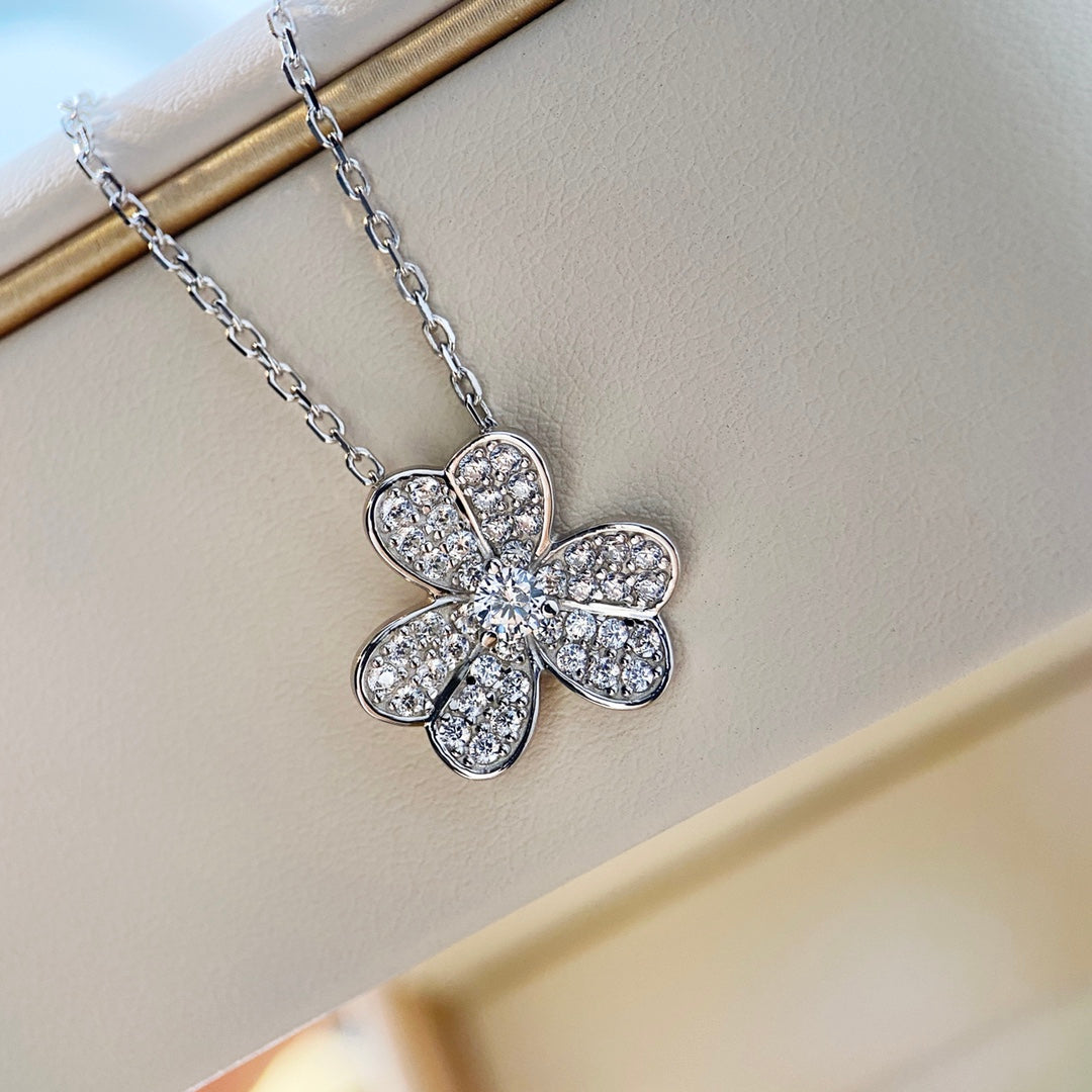 [Perla Lux]CLOVER DIAMOND NECKLACE SILVER
