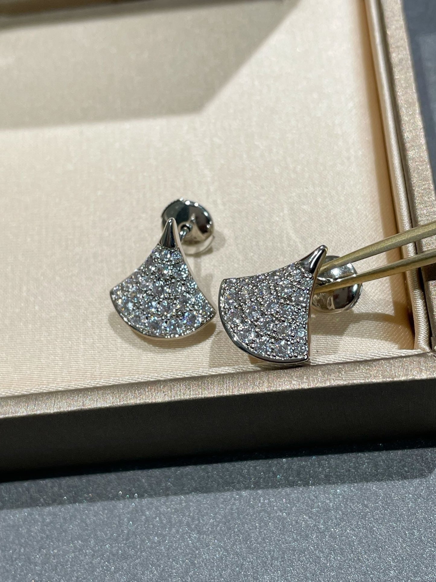 [Perla Lux]DREAM STUD EARRINGS DIAMOND