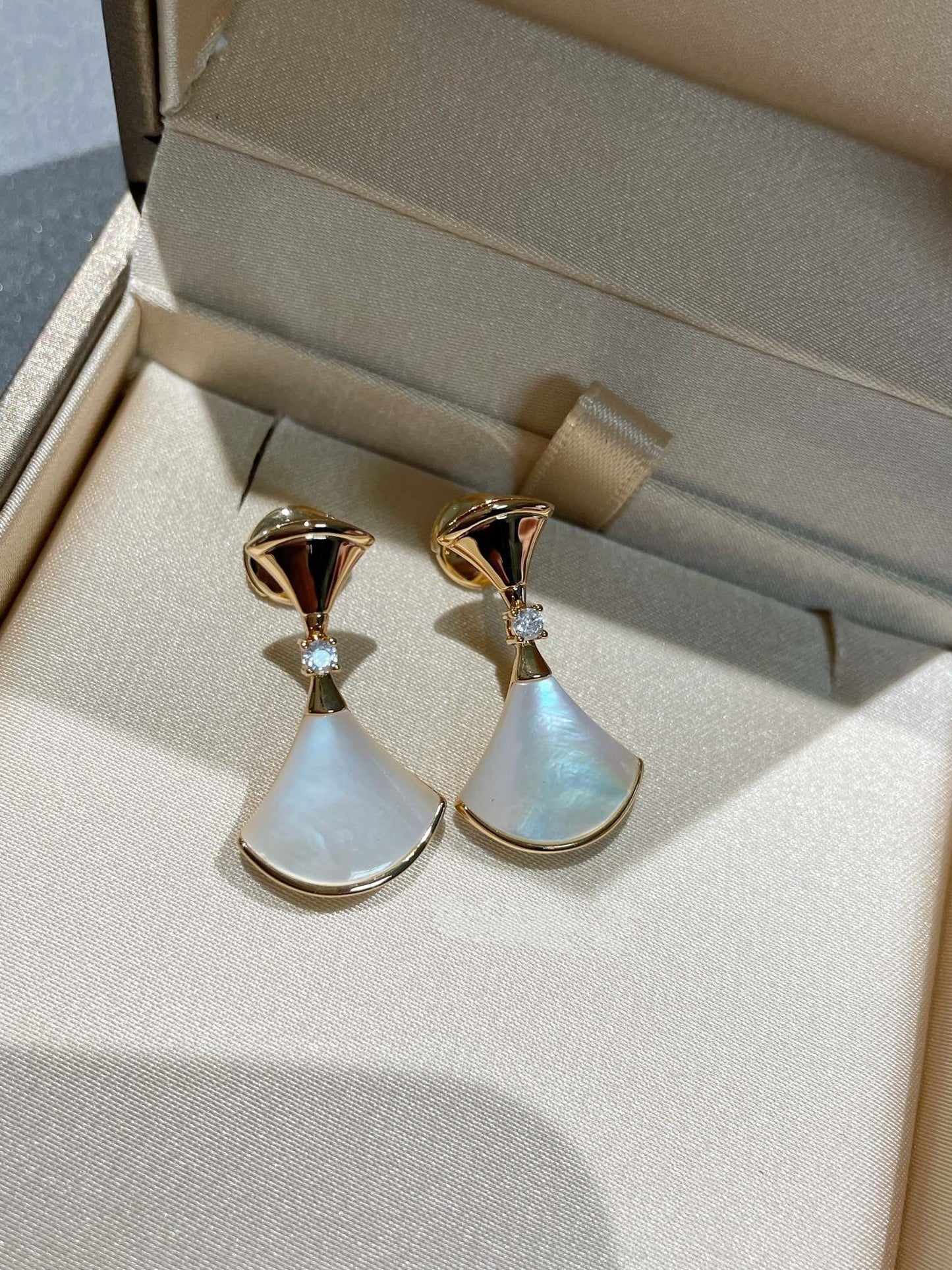 [Perla Lux]DREAM MOP 1 DIAMOND EARRINGS