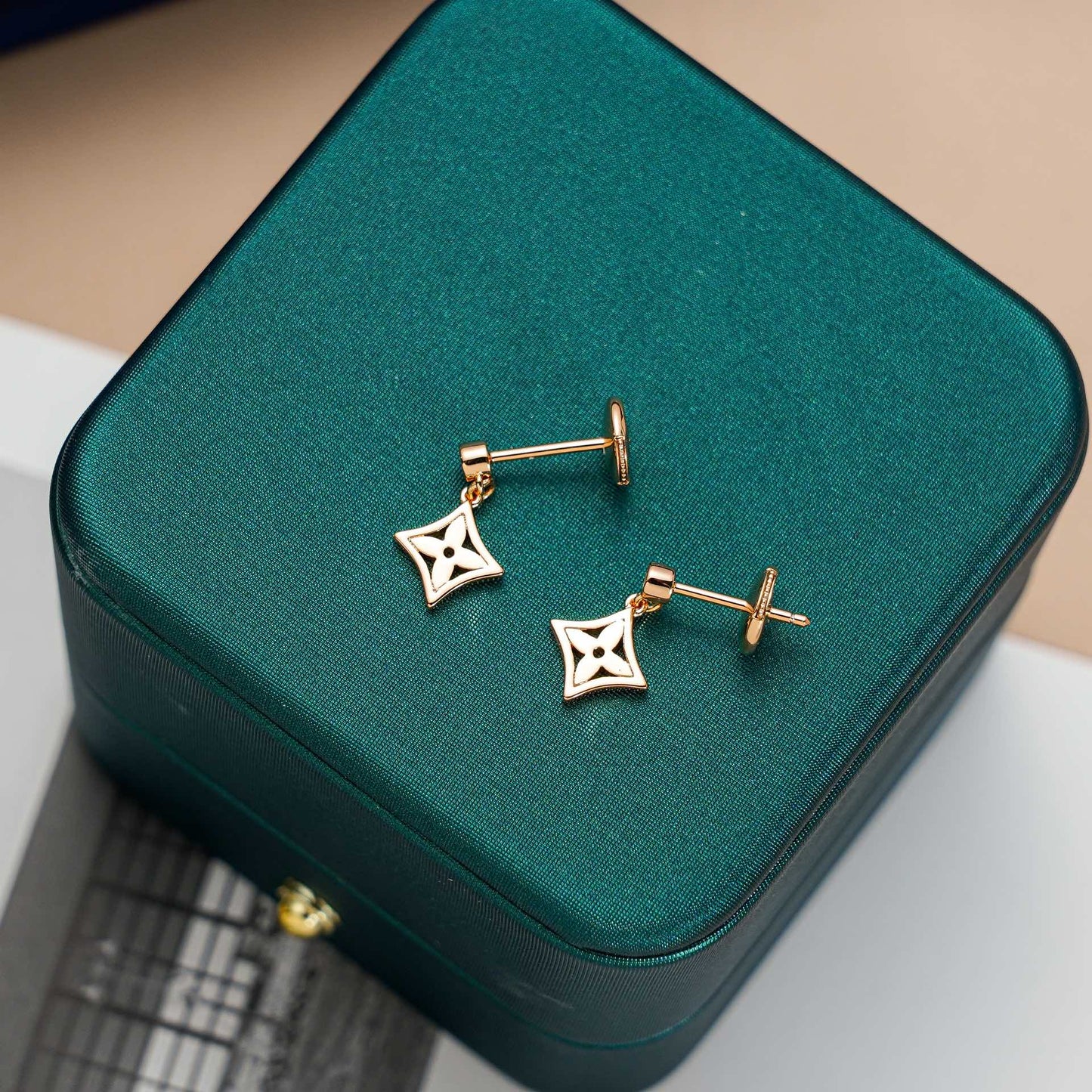 [Perla Lux]STAR EARRINGS GOLD