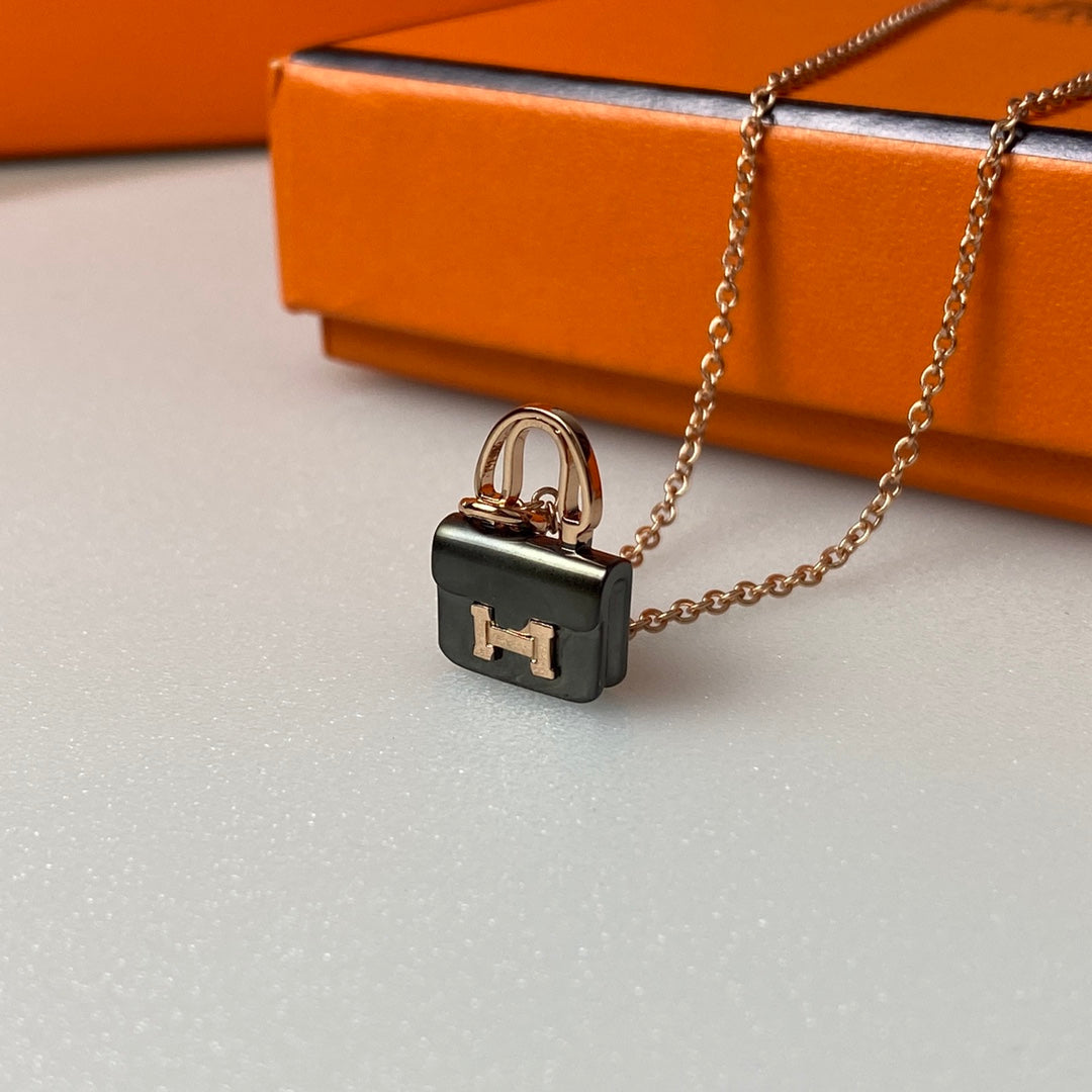 [Perla Lux]CONSTANCE BLACK PEDANT PINK GOLD NECKLACE