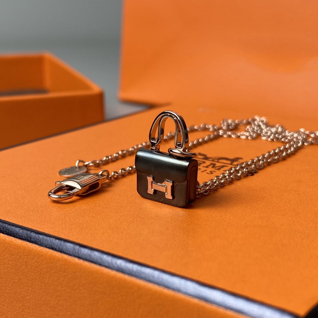 [Perla Lux]CONSTANCE BLACK PEDANT PINK GOLD NECKLACE