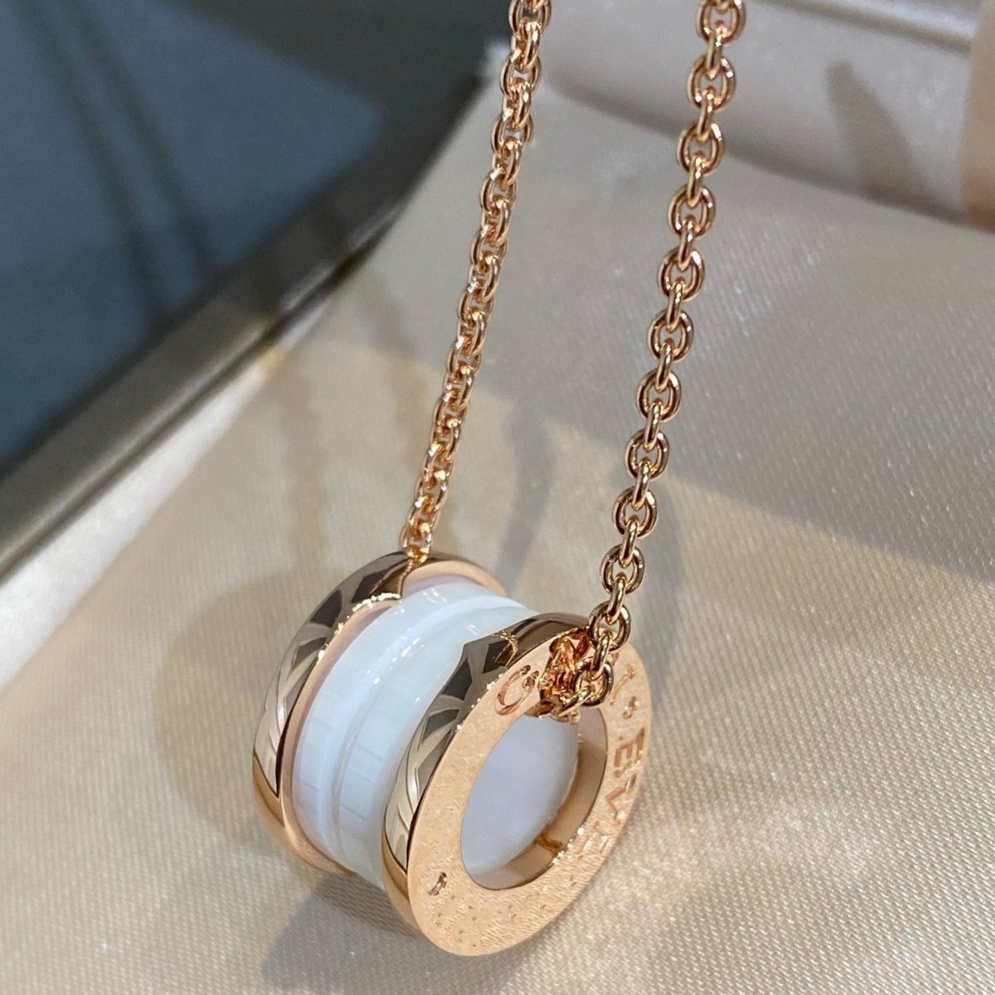 [Perla Lux]ZERO 1 WHITE CERAMIC PINK GOLD NECKLACE