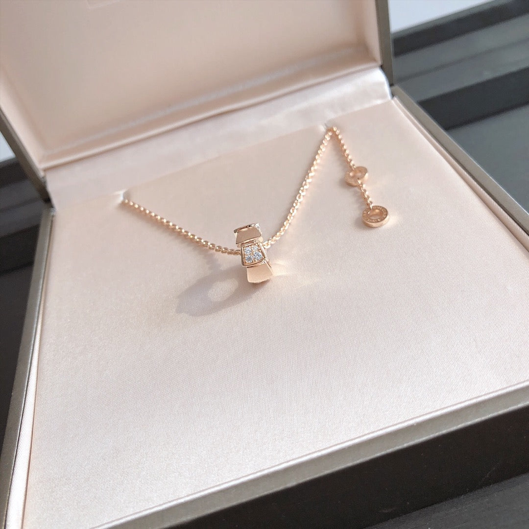 [Perla Lux]SERPENTI PEDANT DIAMOND PINK GOLD NECKLACE