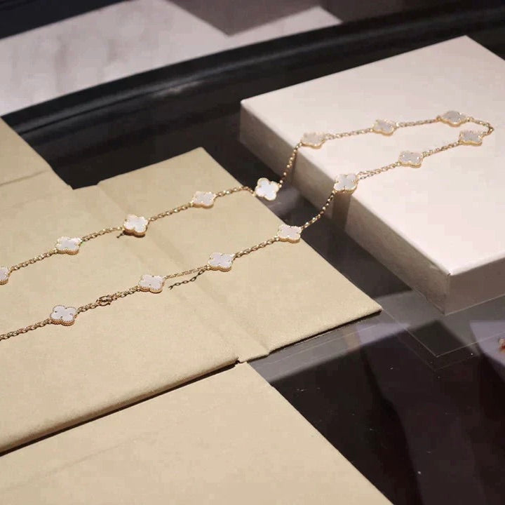 [Perla Lux]CLOVER 20 MOTIFS WHITE MOP NECKLACE