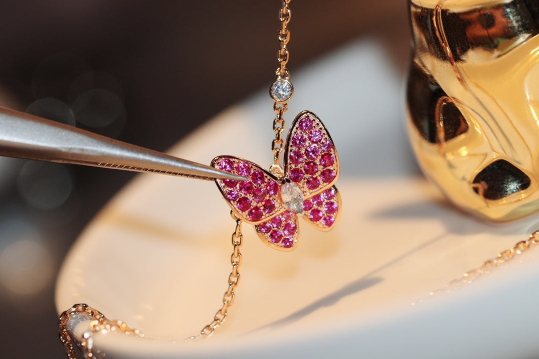 [Perla Lux]BUTTERFLY RED DIAMOND ROSE GOLD NECKLACE
