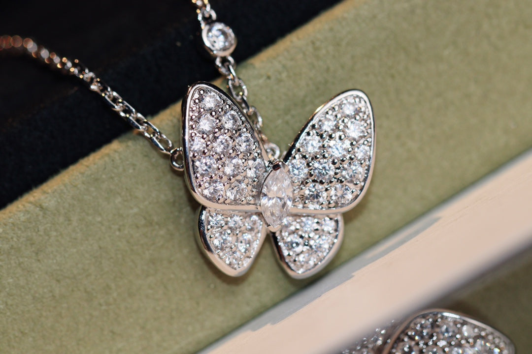 [Perla Lux]BUTTERFLY DIAMOND NECKLACE