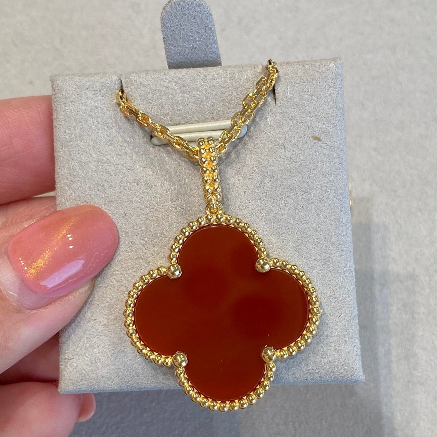 [Perla Lux]CLOVER 25MM NECKLACE GOLD CARNELIAN