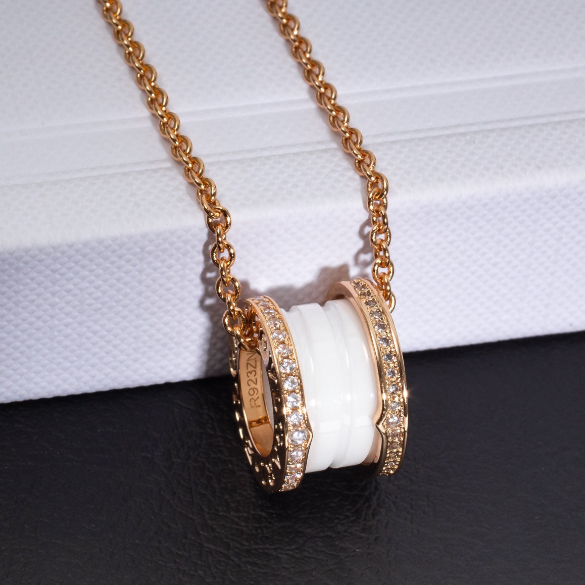 [Perla Lux]ZERO 1 WHITE CERAMIC PINK GOLD DIAMOND NECKLACE
