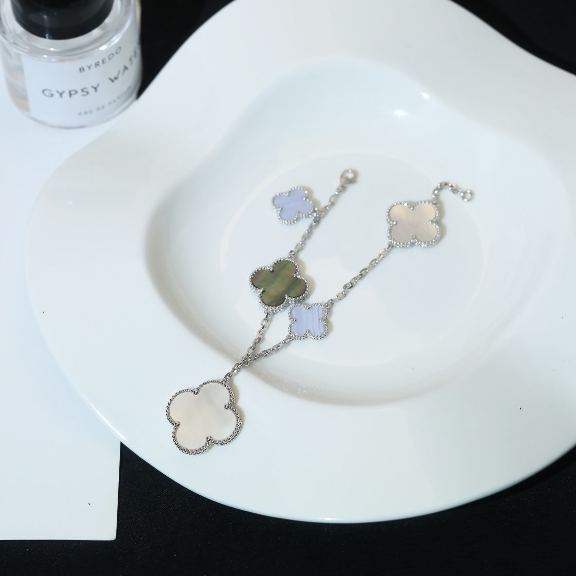[Perla Lux]CLOVER BRACELET 5 MOTIFS MOP CHALCEDONY SILVER