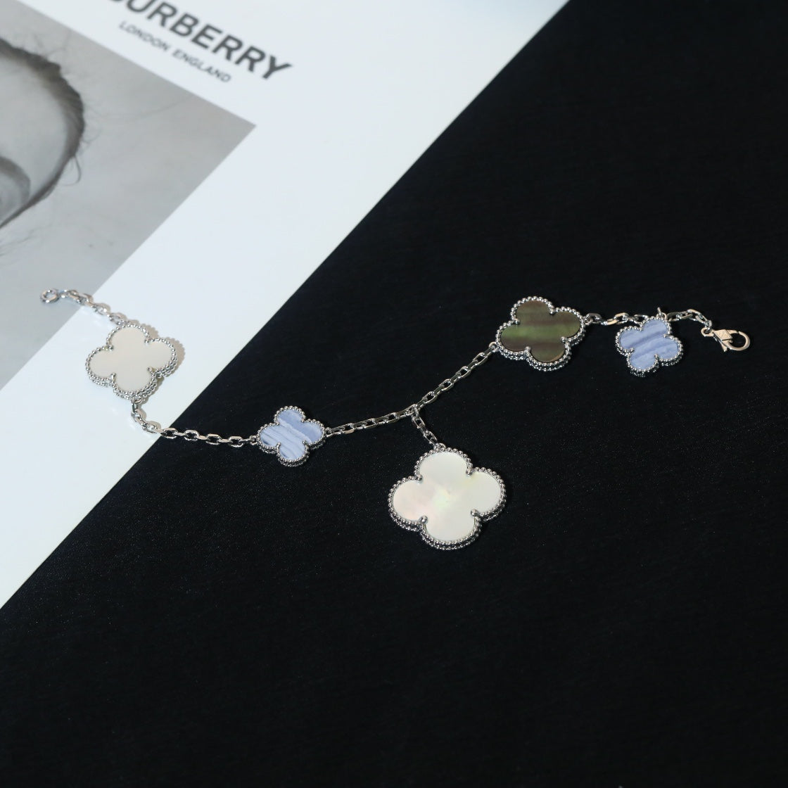 [Perla Lux]CLOVER BRACELET 5 MOTIFS MOP CHALCEDONY SILVER