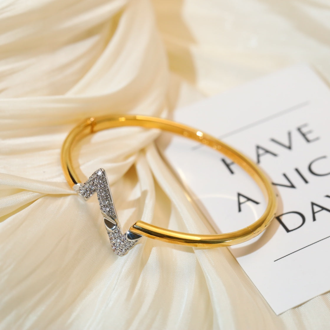 [Perla Lux]VOLTE UPSITE DOWN GOLD DIAMOND BRACELET