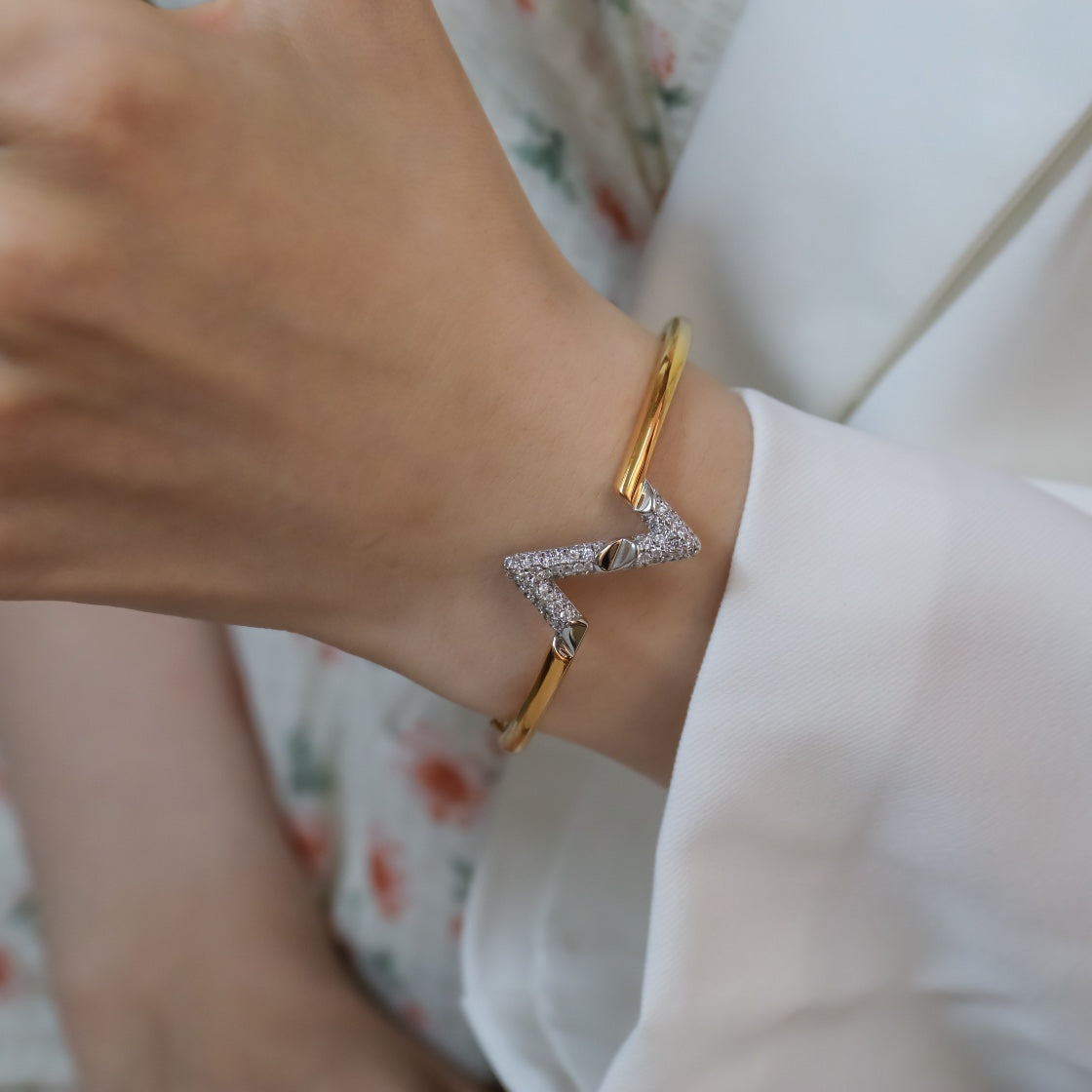 [Perla Lux]VOLTE UPSITE DOWN GOLD DIAMOND BRACELET