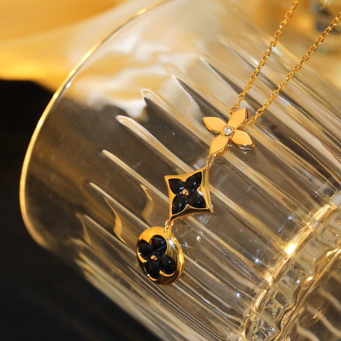 [Perla Lux]STAR AND SUN ONYX PINK GOLD NECKLACE