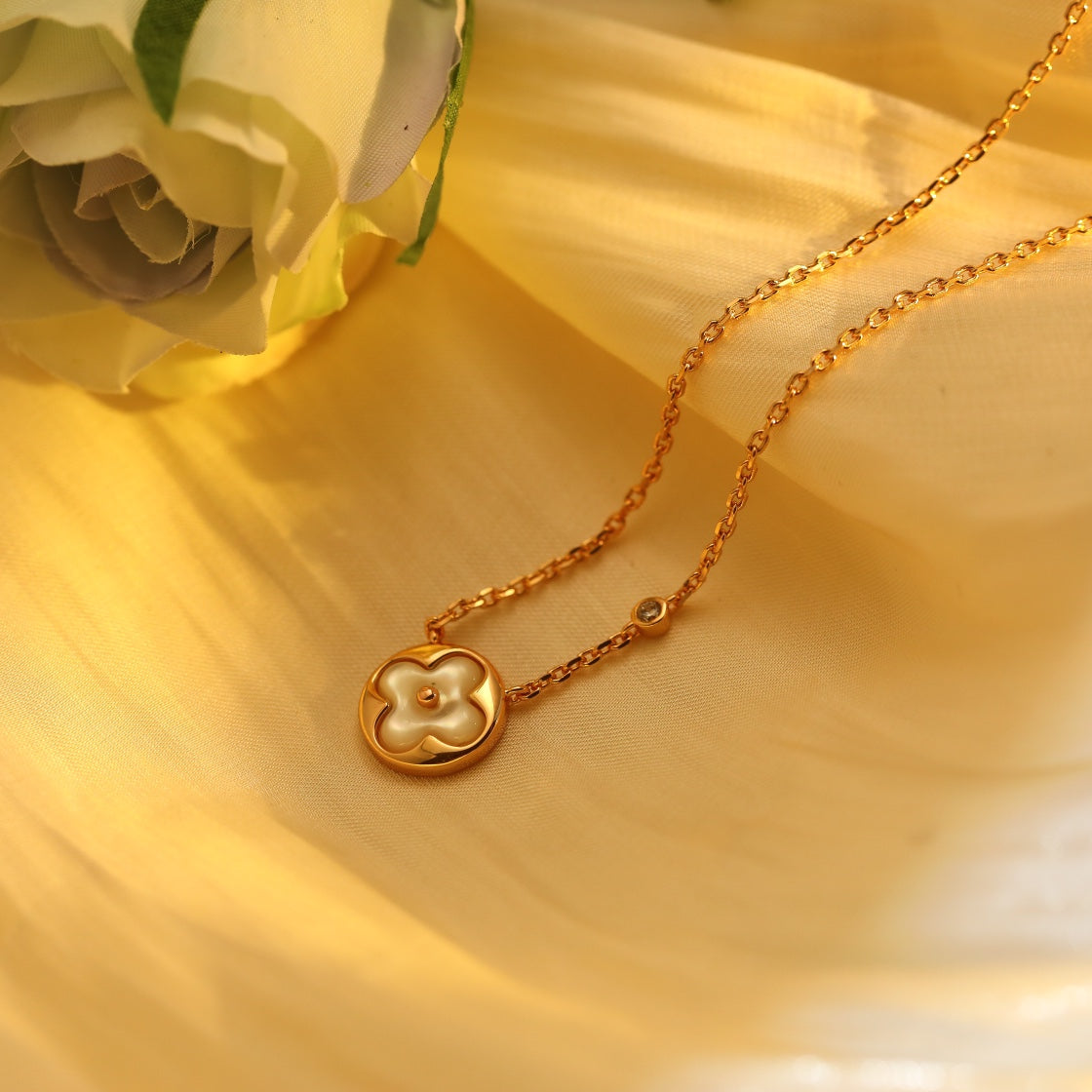 [Perla Lux]SUN PEDANT PINK GOLD 1 DIAMOND NECKLACE