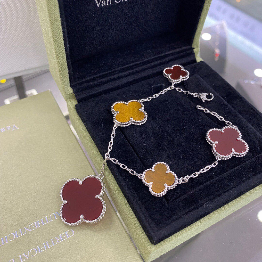 [Perla Lux]CLOVER 5 MOTIFS SIVLER CARNELIAN TIGER EYE BRACELET