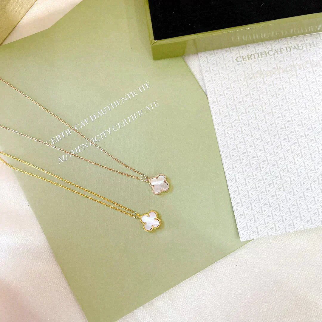 [Perla Lux]CLOVER MINI 9.5MM WHITE MOTHER-OF-PEARL NECKLACE